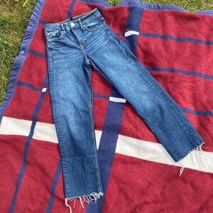 HM Divided boot cut distressed jeans
Color: medium shadow wash
Women’s size 6